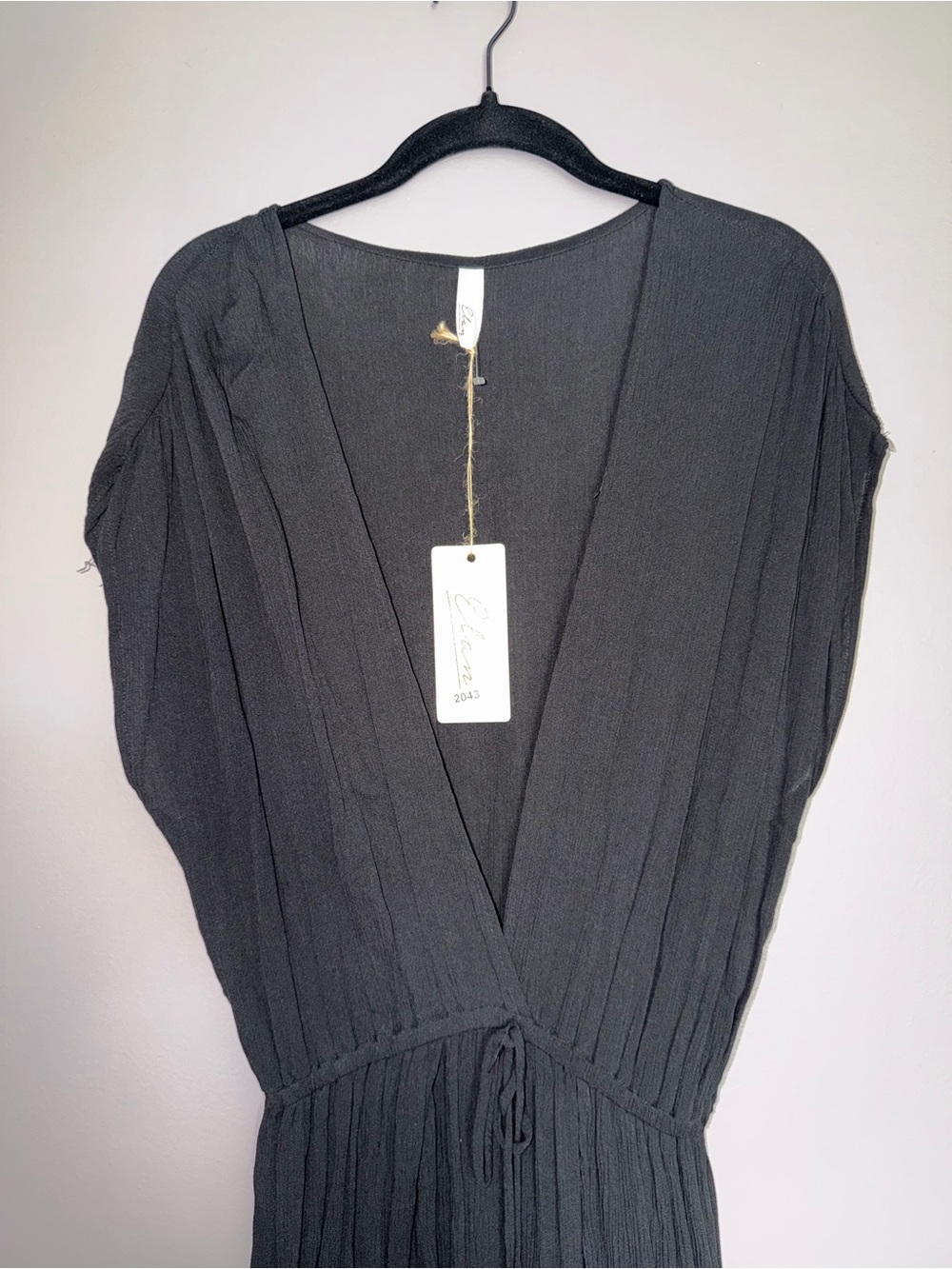 Elan Black Maxi Dress with V-Neck and Drawstring Waist - Picture 2 of 6